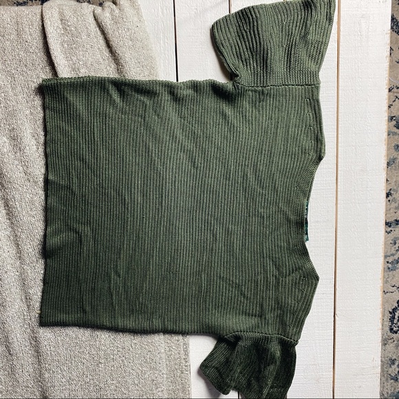 Ralph Lauren Ruffled Knit Short Sleeve Sweater - Picture 3 of 8